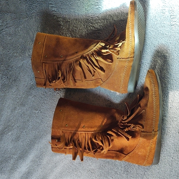 Minnetonka Shoes - Minnetonka Moccasin Suede Boots Sz 9